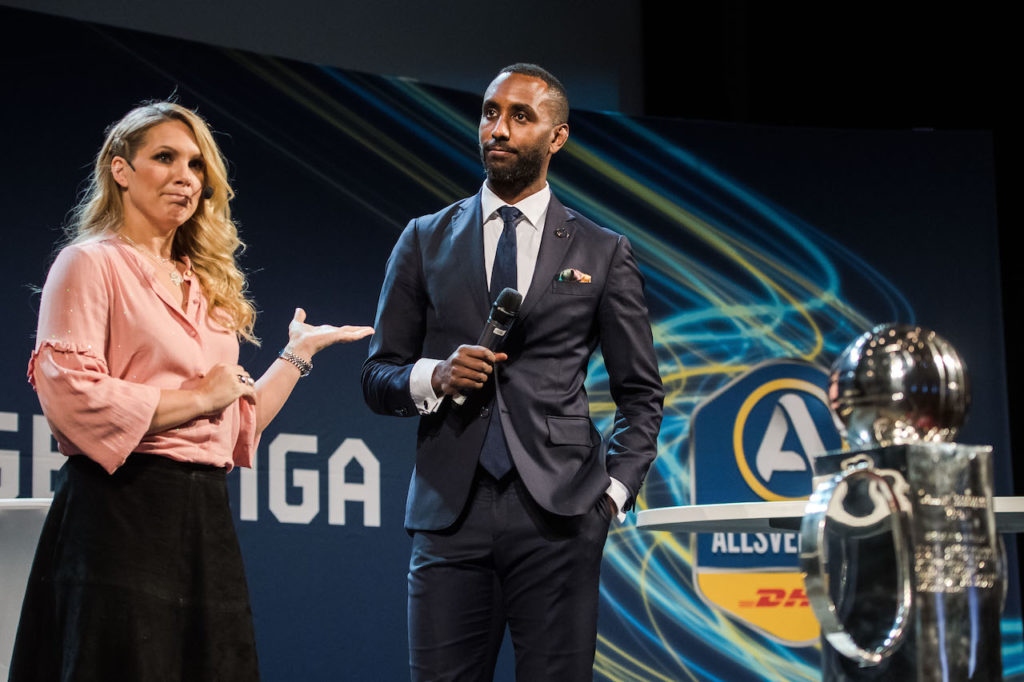 Anna Brolin och Henok Goitom, AIK, under fotbollsallsvenskans upptaktsträff den 19 mars 2019 i Stockholm. Foto: Simon Hastegård / Bildbyrån / 180012