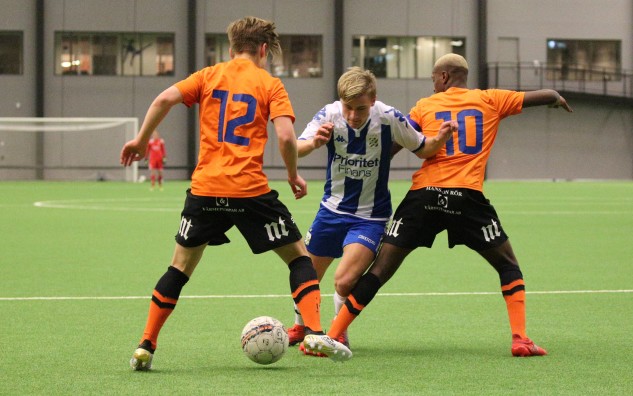 IFK Norrköping (orange) vann fjolårets P17-klass av Ligacupen